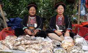 Độc đáo phiên chợ “mua may, bán rủi” ở Tuyên Quang