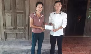 Nghệ An khen thưởng hai học sinh dũng cảm cứu người giữa dòng nước lũ