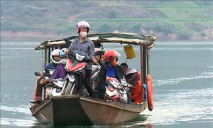 Tiềm ẩn nguy cơ mất an toàn giao thông đường thủy trên lòng hồ thủy điện Sơn La