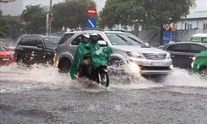 Cảnh báo mưa dông kèm lốc, sét, mưa đá, gió giật mạnh và ngập úng ở Tây Nguyên và Nam Bộ