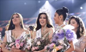 Nguyễn Trần Khánh Vân đăng quang Hoa hậu Hoàn vũ Việt Nam 2019