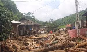 Thanh Hóa bàn giao 51 ngôi nhà tái định cư cho người dân vùng lũ Sa Ná