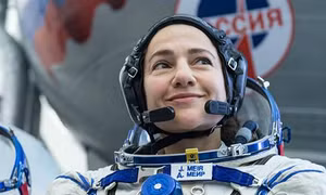 Đội nữ phi hành gia đầu tiên của NASA đi bộ ngoài không gian
