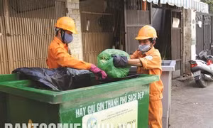 Đổi rác lấy quà khuyến khích người dân phân loại rác