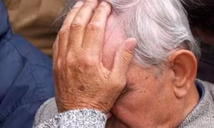 Ngủ không sâu giấc - dấu hiệu sớm của chứng Alzheimer