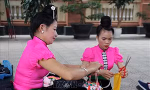 Hoạt động trải nghiệm "Sắc màu văn hóa Thái Sơn La"
