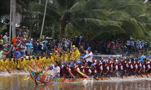 Tưng bừng giải đua ghe Ngo truyền thống đồng bào Khmer năm 2019 tại Sóc Trăng