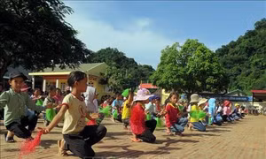 Năm học 2019-2020: Trường học vùng cao Sơn La tích cực vận động học sinh đến lớp