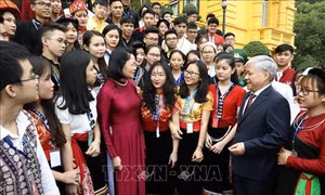 Phó Chủ tịch nước Đặng Thị Ngọc Thịnh gặp mặt Đoàn đại biểu học sinh, sinh viên, thanh niên dân tộc thiểu số xuất sắc, tiêu biểu