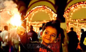 Tưng bừng Lễ hội ánh sáng Diwali