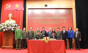 Phó Chủ tịch Thường trực Quốc hội Tòng Thị Phóng dự Lễ ký quy chế phối hợp giữa Bộ Công an và Hội đồng Dân tộc của Quốc hội
