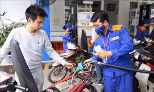 Giá xăng tăng thêm gần 1.000 đồng/lít từ 4 giờ chiều 2/5