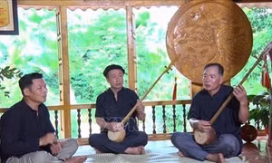Nghệ nhân Hoàng Văn Thành miệt mài bảo tồn văn hóa dân tộc Tày bên vùng hồ Thác Bà