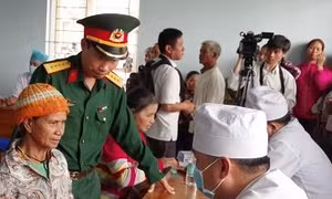 Bộ Chỉ huy Quân sự tỉnh Kon Tum chung tay vì người nghèo