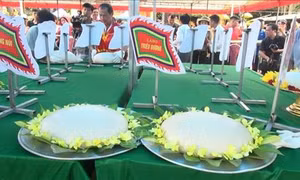 Đặc sắc Lễ hội bánh chưng, bánh giày truyền thống tại đền Độc Cước