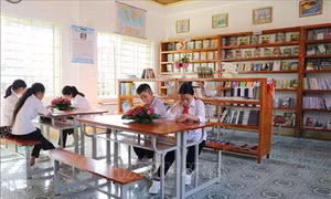 Trao tặng Thư viện xanh và Tủ sách Đinh Hữu Dư cho học sinh vùng khó khăn ở Nghệ An