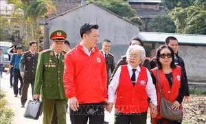 "Người phụ nữ không tuổi" trên những chặng đường thiện nguyện