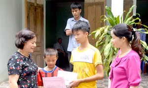 Hơn 100 trẻ em dân tộc thiểu số, hoàn cảnh khó khăn tham gia chương trình "Thắp sáng ước mơ"