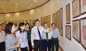 Đậm đà nét văn hóa dân tộc qua Triển lãm “Tranh dân gian truyền thống Việt Nam”