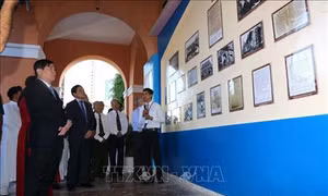 Triển lãm chuyên đề "Nguyễn Ái Quốc - Hồ Chí Minh với Hội những người yêu nước Việt Nam tại Pháp"
