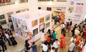 "Nhóm 99", những nhà báo vẽ tranh làm triển lãm