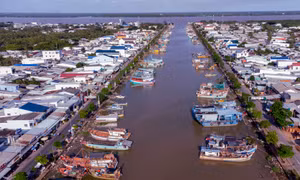 Với hơn 72 km bờ biển, có các cửa sông chính ra Biển Đông là Định An, Trần Đề và Mỹ Thanh, Sóc Trăng hiện là nơi hội tụ nhiều yếu tố thuận lợi để phát triển kinh tế biển. 