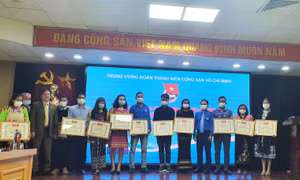 Gặp mặt các thanh niên tiêu biểu tham dự Đại hội đại biểu toàn quốc các dân tộc thiểu số Việt Nam lần thứ II