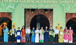 Trao giải báo chí phát triển văn hóa, xây dựng người Hà Nội thanh lịch, văn minh