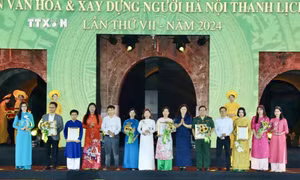 Trao giải báo chí phát triển văn hóa, xây dựng người Hà Nội thanh lịch, văn minh