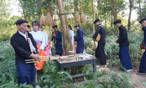 Tái hiện Lễ cúng thần rừng đầu nguồn của đồng bào dân tộc Mông