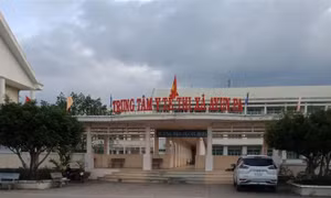 Trung tâm y tế thị xã Ayun Pa (Gia Lai) - khu cách ly những trường hợp nhiễm SARS-CoV-2. Ảnh: TTXVN phát