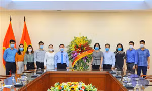 Phó Chủ tịch Quốc hội Nguyễn Khắc Định chúc mừng TTXVN nhân Ngày Báo chí Cách mạng Việt Nam