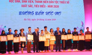 Lễ tuyên dương 145 học sinh, sinh viên, thanh niên dân tộc thiểu số tiêu biểu năm 2020