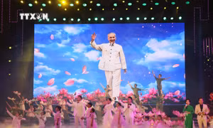 Hào hùng chương trình nghệ thuật “Việt Nam - Tổ quốc trong tim tôi”