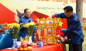Lễ hội Đấu đèn của đồng bào dân tộc Hoa