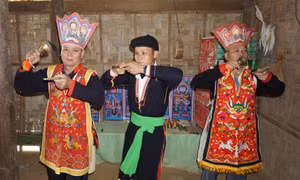 Tái hiện nghi lễ “Đặt tên âm và lên đèn” của đồng bào Dao