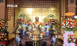 Dâng hương kỷ niệm 102 năm Ngày sinh Thủ tướng Chính phủ Võ Văn Kiệt
