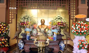 Dâng hương kỷ niệm 102 năm Ngày sinh Thủ tướng Chính phủ Võ Văn Kiệt