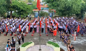 Tạo mọi điều kiện cho trẻ em dân tộc miền núi