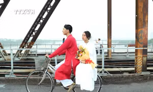 Diễu hành áo dài kết nối du lịch và di sản Hà Nội