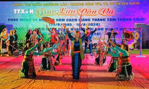 Sôi nổi các hoạt động vui Tết Độc lập của đồng bào Mông 