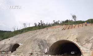 Tích cực thi công Hầm Phượng Hoàng trên Cao tốc Khánh Hòa - Buôn Ma Thuột