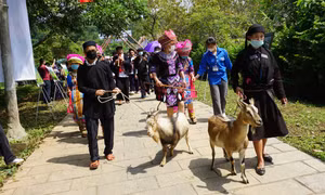 Sắc màu phiên chợ vùng cao “Điểm hẹn Hoàng Su Phì, Hà Giang” tại Làng Văn hóa