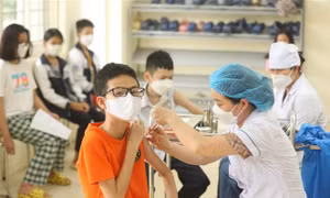 Dịch COVID-19: Số mắc mới và tử vong tiếp tục giảm, trên 68.000 ca khỏi bệnh trong ngày 16/4