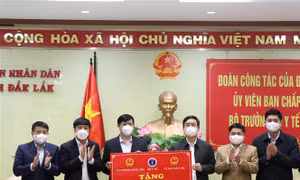 Đẩy mạnh xét nghiệm, phát hiện sớm, phân loại nguy cơ, điều trị kịp thời, hạn chế tử vong do COVID-19