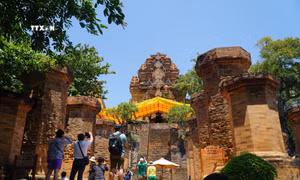 Phát huy văn hóa đặc sắc qua lễ hội Tháp Bà Ponagar