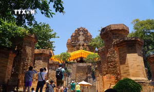 Phát huy văn hóa đặc sắc qua lễ hội Tháp Bà Ponagar