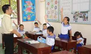 Những người thầm lặng gieo chữ nơi đầu sóng Trường Sa
