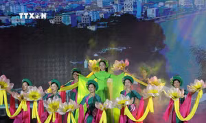 Liên hoan nghệ thuật dân gian truyền thống “Việt Nam - những sắc màu Di sản”