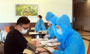 Dịch COVID-19: Bệnh nhân 329 là du học sinh từ Anh về nước, đã được cách ly sau khi nhập cảnh
